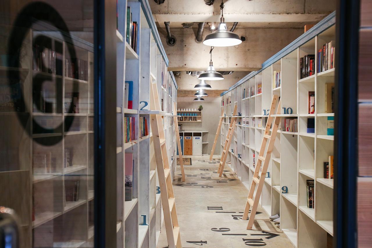 Bnbplus Niigata Book Inn מראה חיצוני תמונה